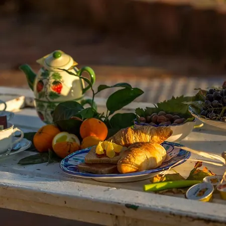 Montebianco فندق مبيت وإفطار *